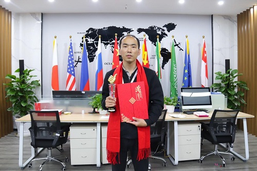 華邦瀛業務一部主管金亮