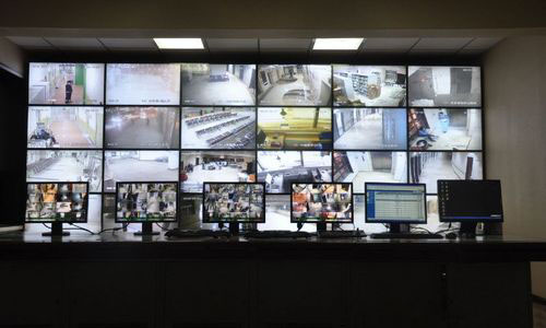 液晶拼接屏助力新能源行業